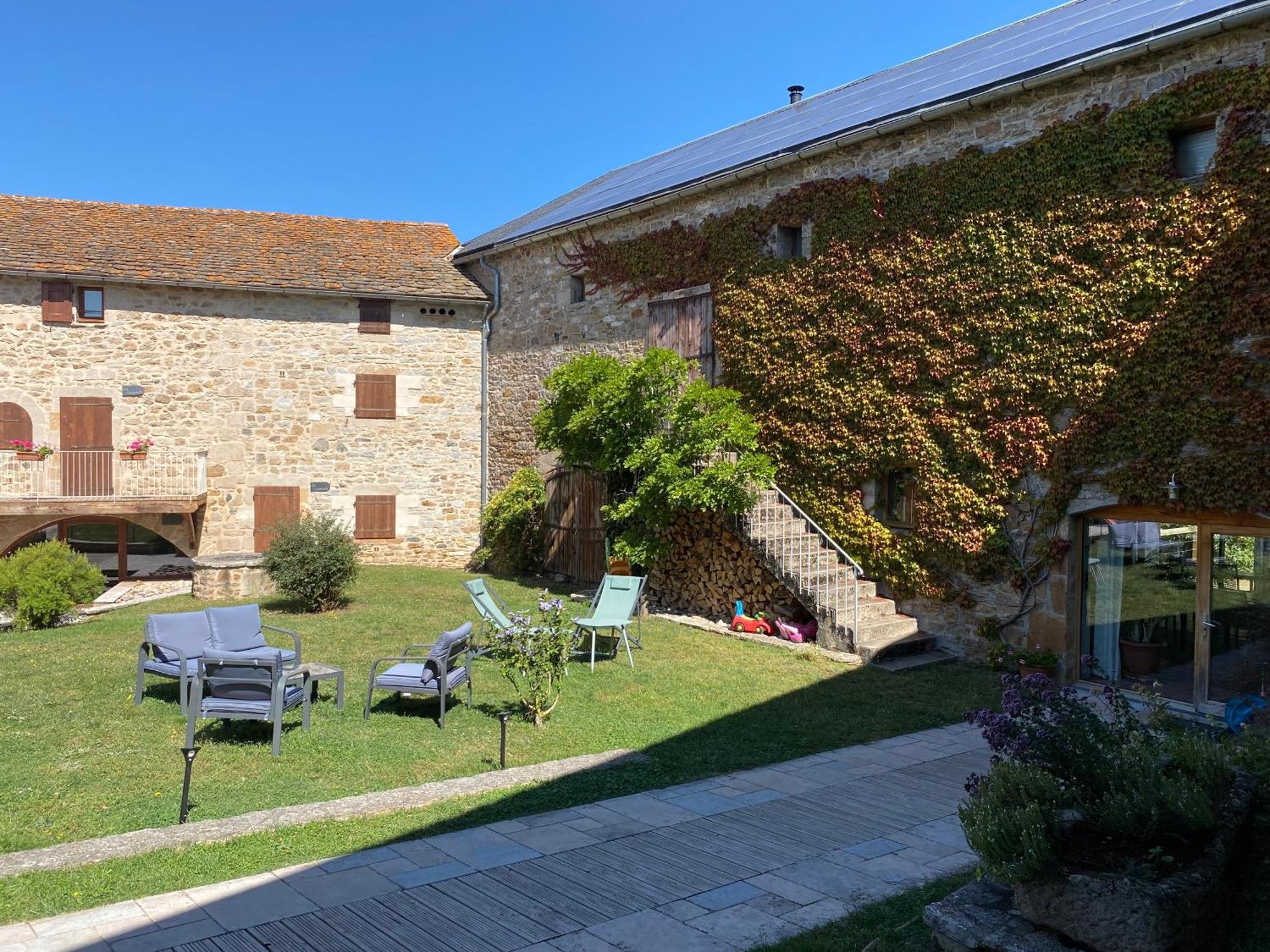 Les Caselles, Gite Et Maison D'Hotes Saint-Beauzely 外观 照片