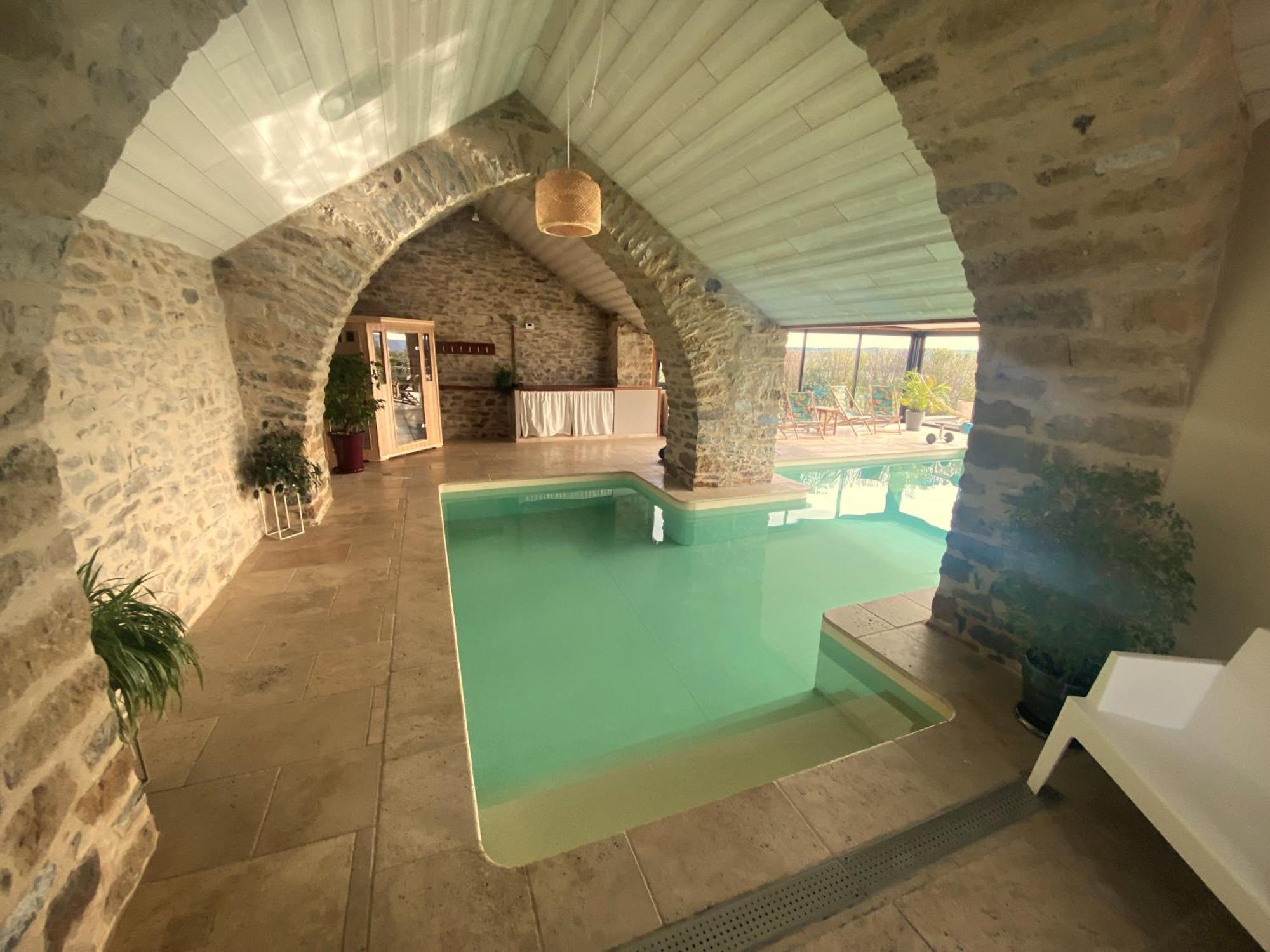 Les Caselles, Gite Et Maison D'Hotes Saint-Beauzely 外观 照片