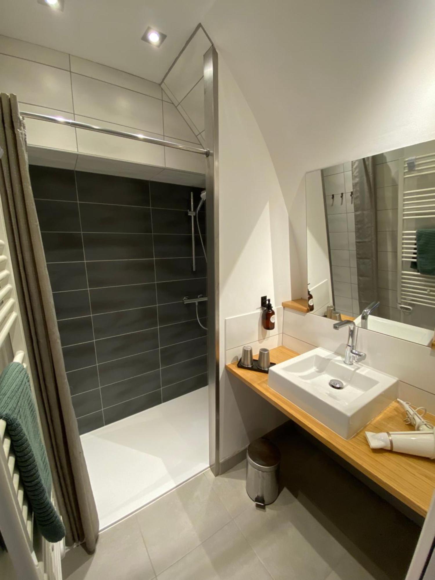 Les Caselles, Gite Et Maison D'Hotes Saint-Beauzely 外观 照片