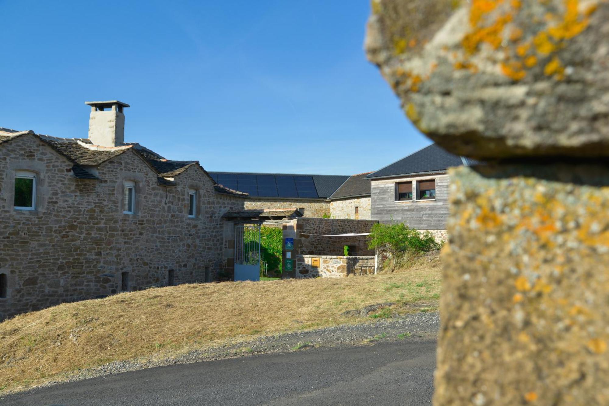 Les Caselles, Gite Et Maison D'Hotes Saint-Beauzely 外观 照片