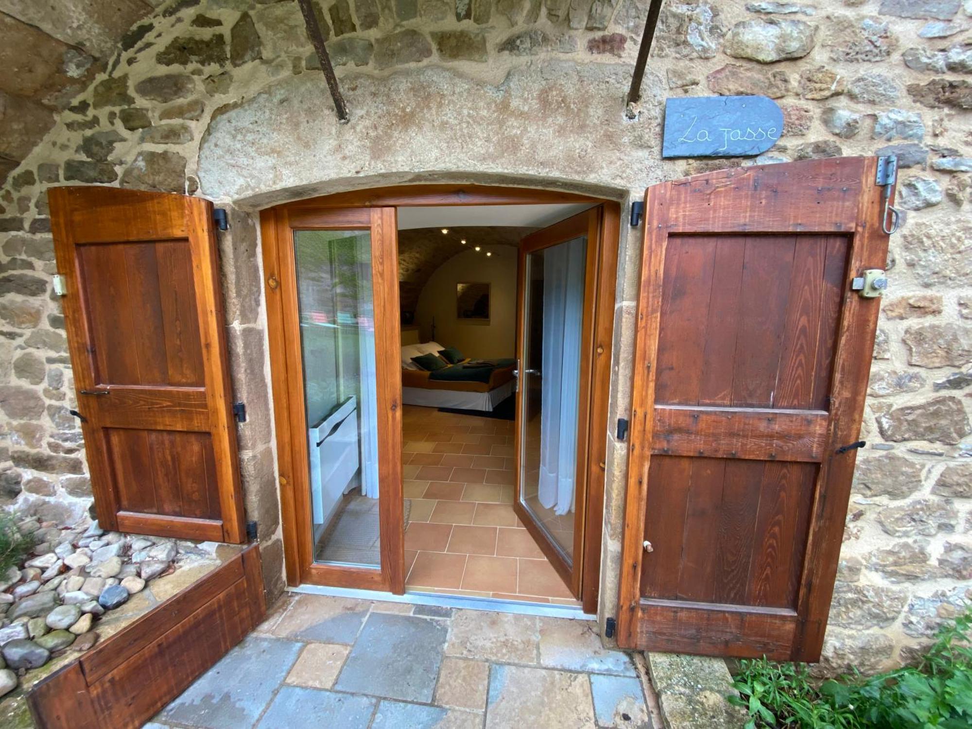 Les Caselles, Gite Et Maison D'Hotes Saint-Beauzely 外观 照片