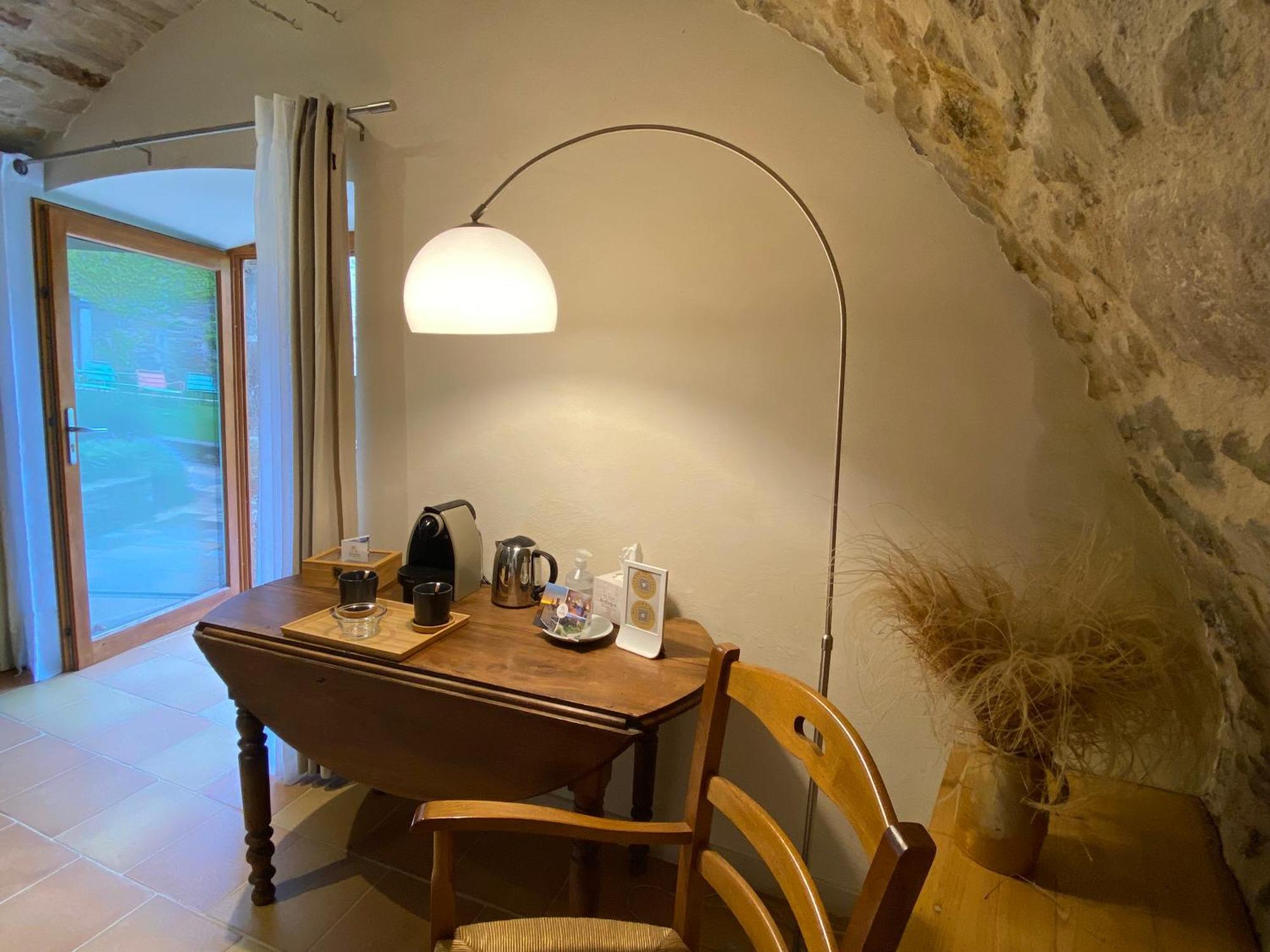 Les Caselles, Gite Et Maison D'Hotes Saint-Beauzely 外观 照片
