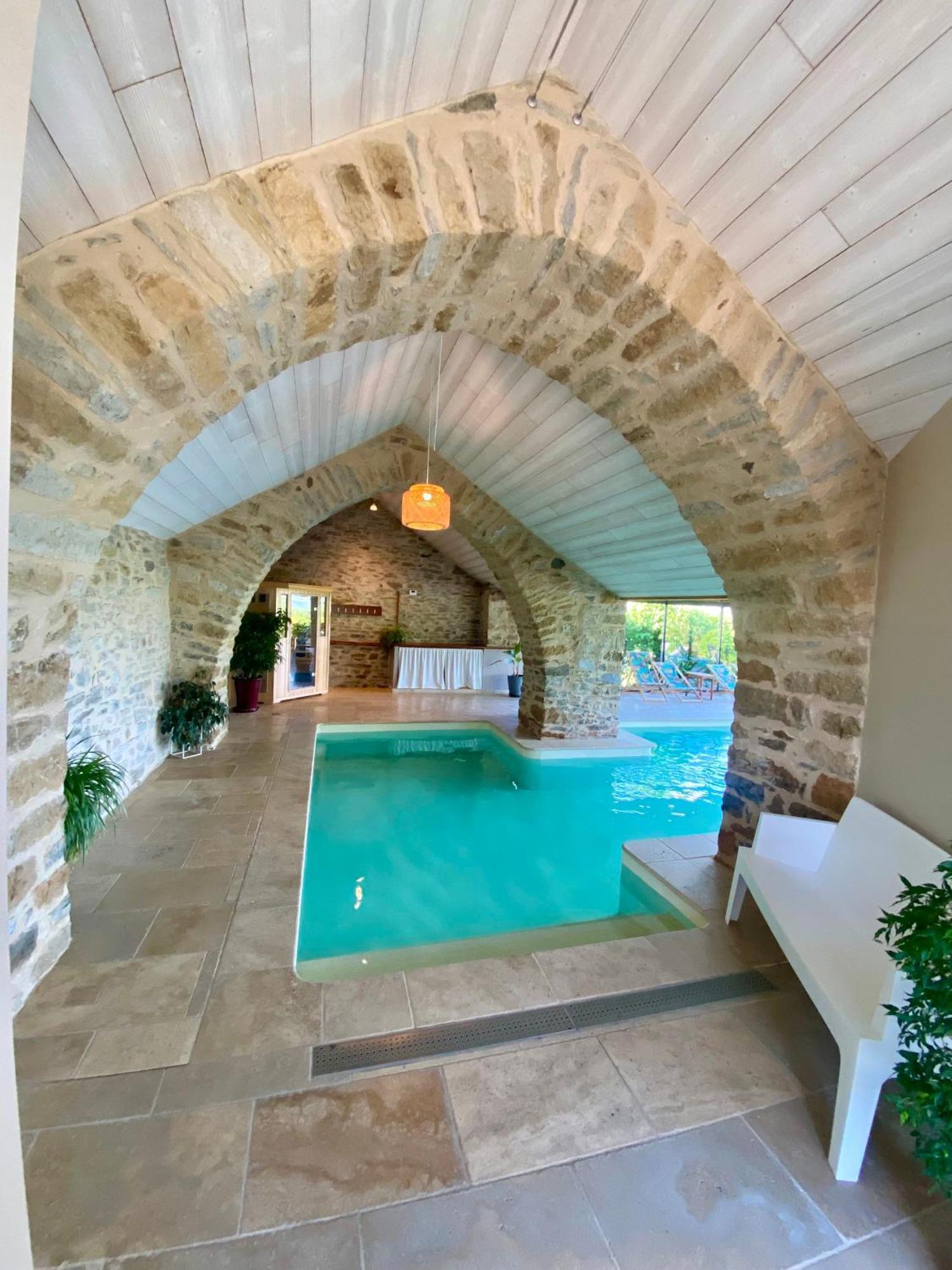 Les Caselles, Gite Et Maison D'Hotes Saint-Beauzely 外观 照片